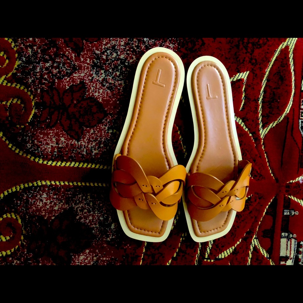 Lafayette 148 leather sandals